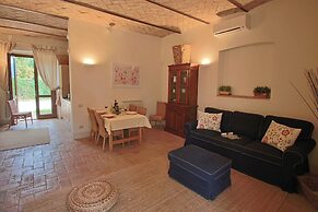 Modern Holiday Home in Foligno - Loc. With Pool