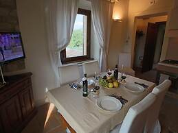 Modern Holiday Home in Foligno - Loc. With Pool