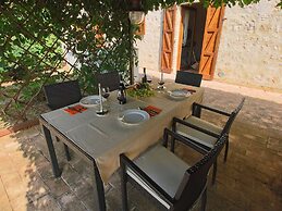 Modern Holiday Home in Foligno - Loc. With Pool