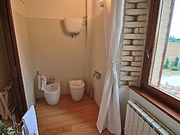 Modern Holiday Home in Foligno - Loc. With Pool