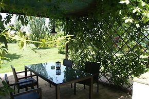 Modern Holiday Home in Foligno - Loc. With Pool