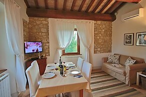 Modern Holiday Home in Foligno - Loc. With Pool