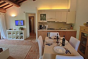 Modern Holiday Home in Foligno - Loc. With Pool
