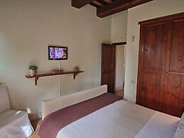 Modern Holiday Home in Foligno - Loc. With Pool