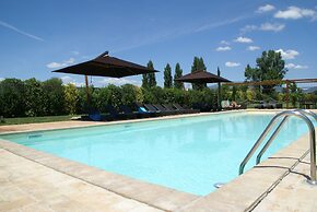 Modern Holiday Home in Foligno - Loc. With Pool