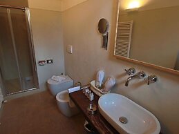 Modern Holiday Home in Foligno - Loc. With Pool