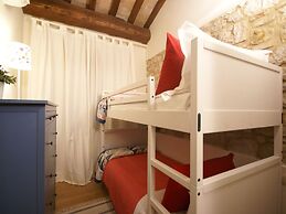 Modern Holiday Home in Foligno - Loc. With Pool