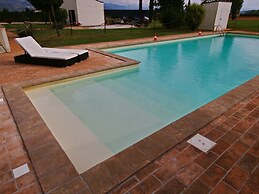 Modern Holiday Home in Foligno - Loc. With Pool
