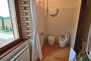 Modern Holiday Home in Foligno - Loc. With Pool