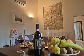 Modern Holiday Home in Foligno - Loc. With Pool