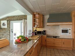 Vintage Villa With Private Garden in Rendeux