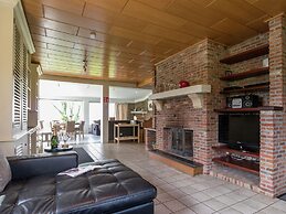 Vintage Villa With Private Garden in Rendeux