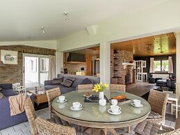 Vintage Villa With Private Garden in Rendeux