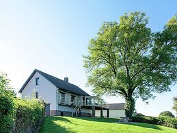 Vintage Villa With Private Garden in Rendeux