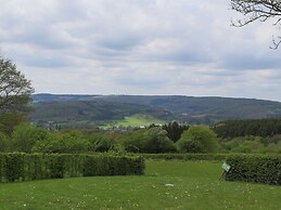 Vintage Villa With Private Garden in Rendeux