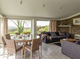 Vintage Villa With Private Garden in Rendeux