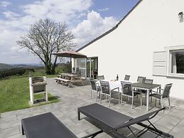 Vintage Villa With Private Garden in Rendeux