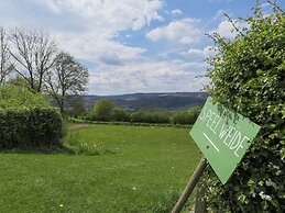 Vintage Villa With Private Garden in Rendeux