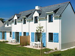 Comfortable Holiday Home Close to a Golf Course in Brittany