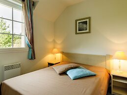 Pleasant Breton Holiday Home Near the bay of Douarnenez