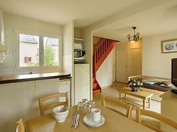 Pleasant Breton Holiday Home Near the bay of Douarnenez