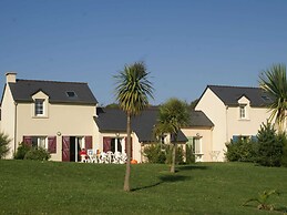 Pleasant Breton Holiday Home Near the bay of Douarnenez