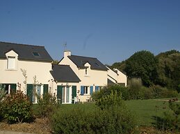 Pleasant Breton Holiday Home Near the bay of Douarnenez