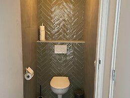 Atmospheric Villa With Nice Garden, in a Holiday Park at the Water in 