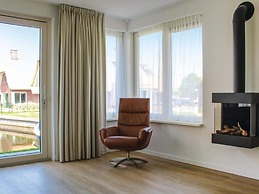 Atmospheric Villa With Nice Garden, in a Holiday Park at the Water in 