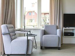 Atmospheric Villa With Nice Garden, in a Holiday Park at the Water in 