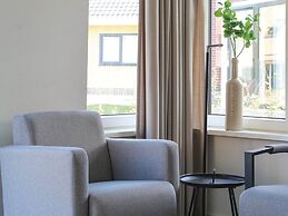 Atmospheric Villa With Nice Garden, in a Holiday Park at the Water in 