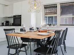 Atmospheric Villa With Nice Garden, in a Holiday Park at the Water in 