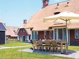 Atmospheric Villa With Nice Garden, in a Holiday Park at the Water in 