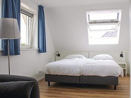 Atmospheric Villa With Nice Garden, in a Holiday Park at the Water in 