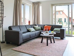 Atmospheric Villa With Nice Garden, in a Holiday Park at the Water in 