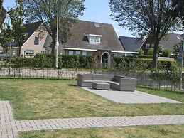 Atmospheric Villa With Nice Garden, in a Holiday Park at the Water in 