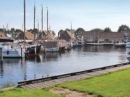 Atmospheric Villa With Nice Garden, in a Holiday Park at the Water in 