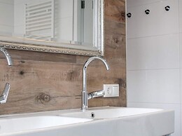 Atmospheric Villa With Nice Garden, in a Holiday Park at the Water in 