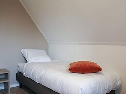 Atmospheric Villa With Nice Garden, in a Holiday Park at the Water in 