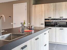 Atmospheric Villa With Nice Garden, in a Holiday Park at the Water in 