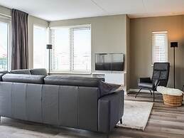 Atmospheric Villa With Nice Garden, in a Holiday Park at the Water in 