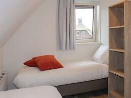 Atmospheric Villa With Nice Garden, in a Holiday Park at the Water in 