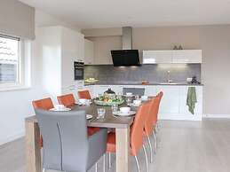 Atmospheric Villa With Nice Garden, in a Holiday Park at the Water in 