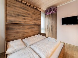 Large Apartment in Sankt Georgen With Balcony