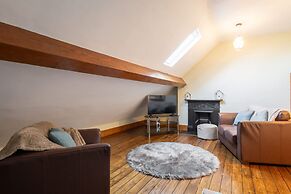 Host Stay Chatsworth Townhouse II