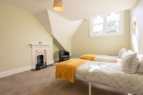 Host Stay Chatsworth Townhouse II