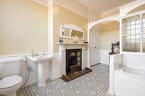 Host Stay Chatsworth Townhouse II