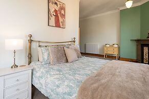 Host Stay Chatsworth Townhouse II