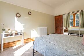 Host Stay Chatsworth Townhouse II