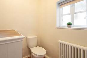 Host Stay Chatsworth Townhouse II